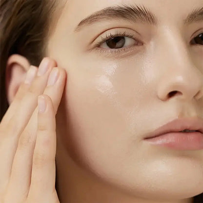 Korean serum with rice ferment and hyaluronic acid