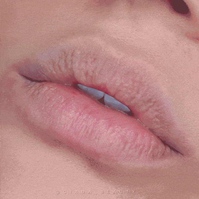 Plump It! Volumising Lip PlumperLip MakeupGlam Secret